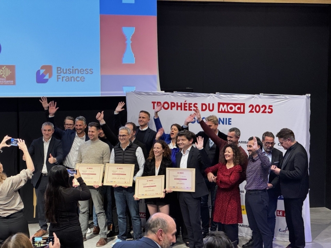 Anywaves has won the 𝗠𝗢𝗖𝗜 𝗢𝗰𝗰𝗶𝘁𝗮𝗻𝗶𝗲 𝟮𝟬𝟮𝟱 𝗧𝗿𝗼𝗽𝗵𝘆 in the SME International Development category